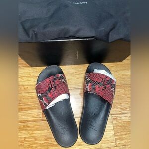 Giuseppe Zanotti Newburel Mirelle Excess slides. Comes with Box and dust bag.